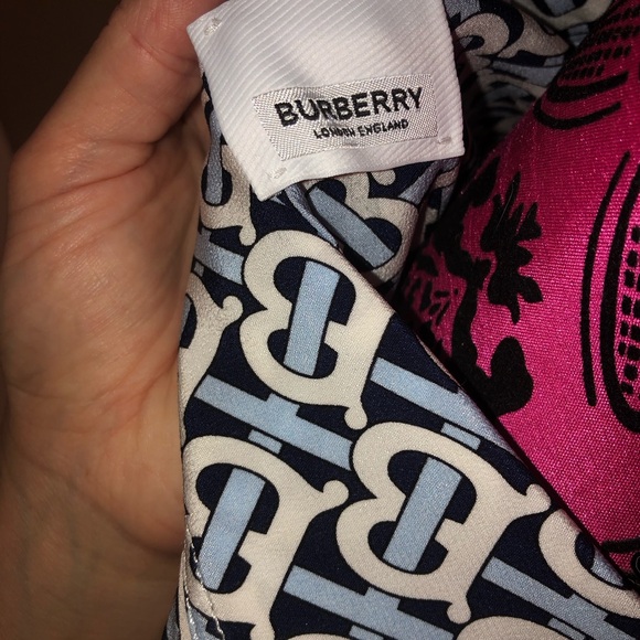 Burberry T- shirt - Picture 6 of 12